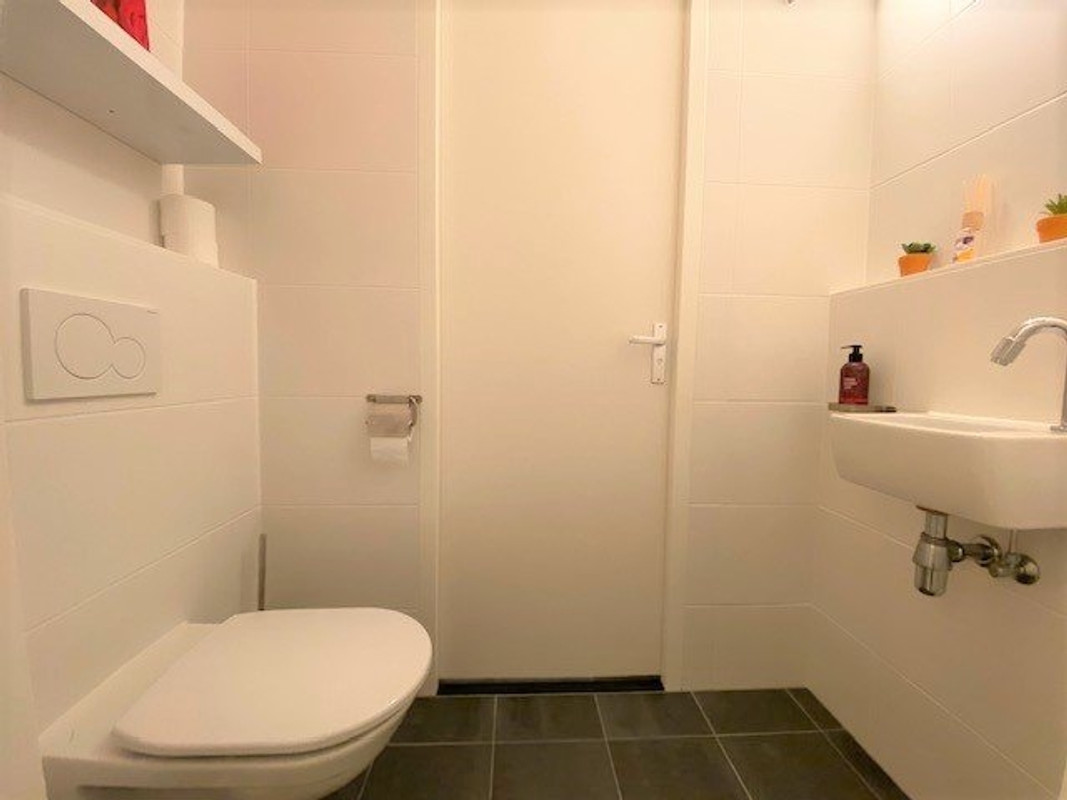 Appartement te huur: Kruisplein 984, Rotterdam