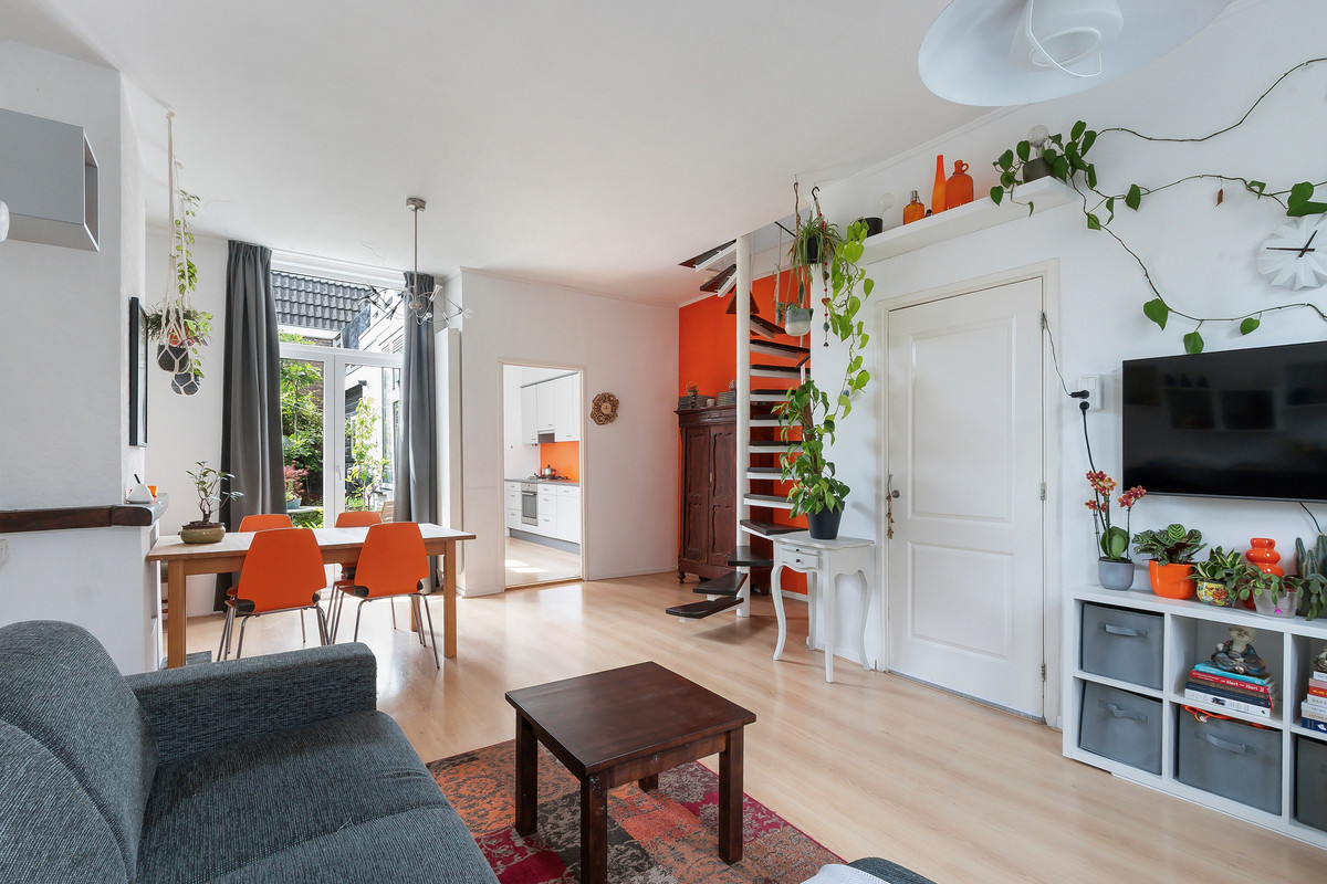 Tussenwoning te koop: Lombokstraat 13, Dordrecht