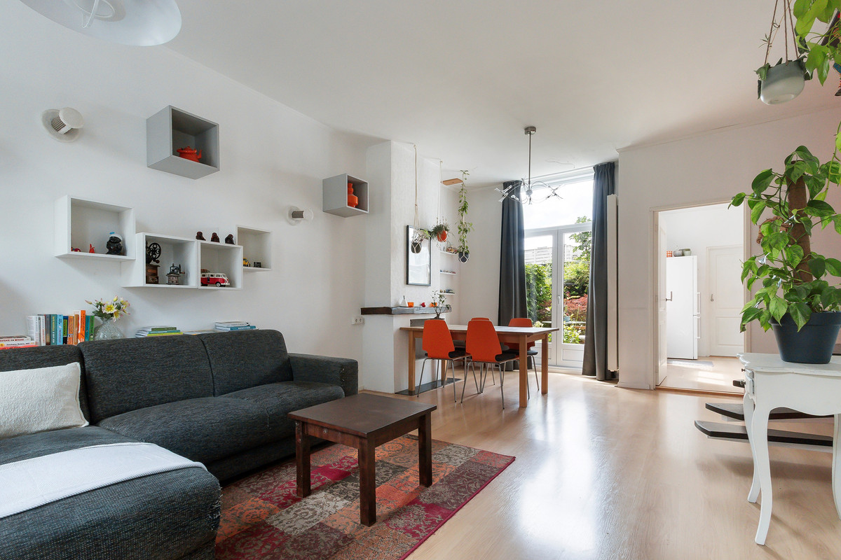 Tussenwoning te koop: Lombokstraat 13, Dordrecht
