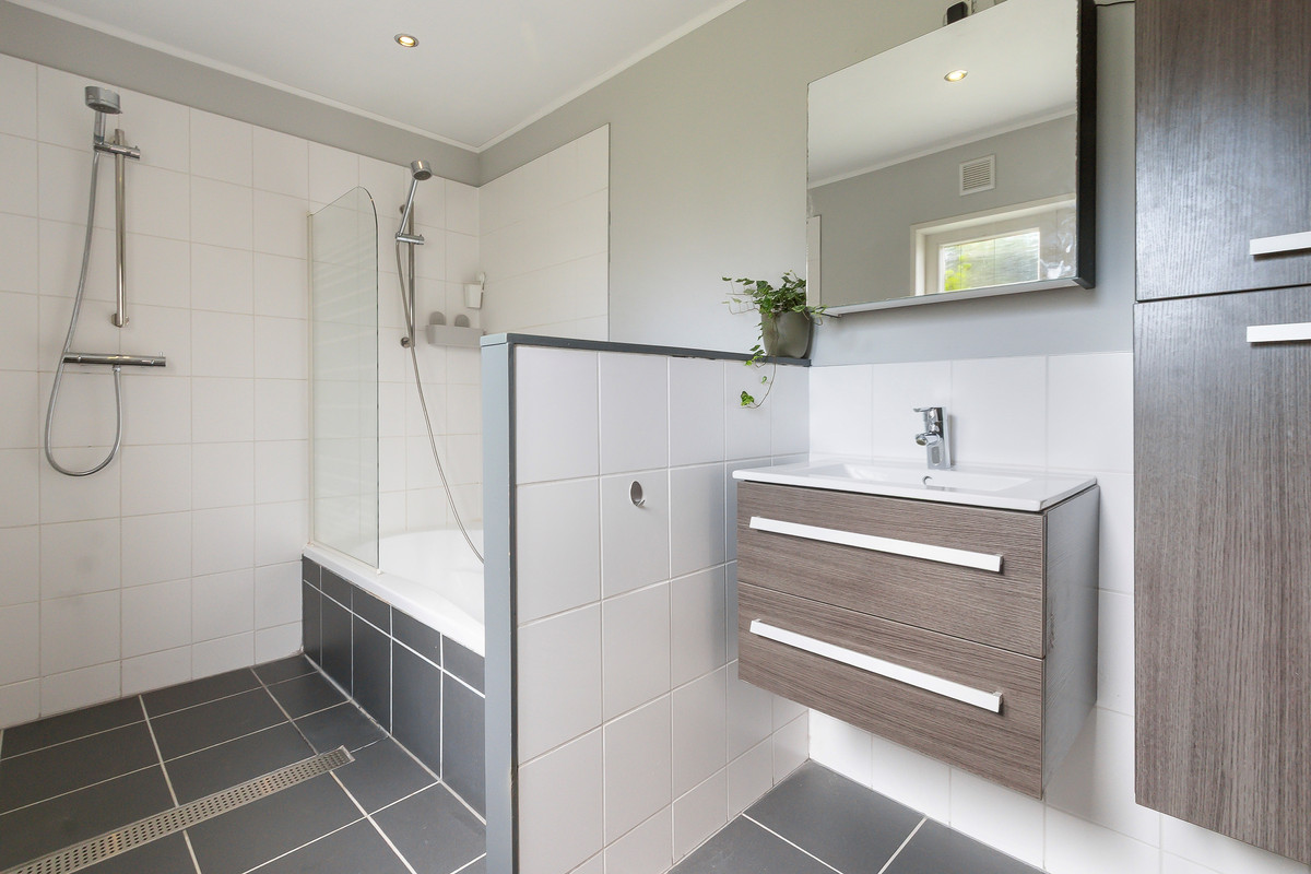 Tussenwoning te koop: Lombokstraat 13, Dordrecht