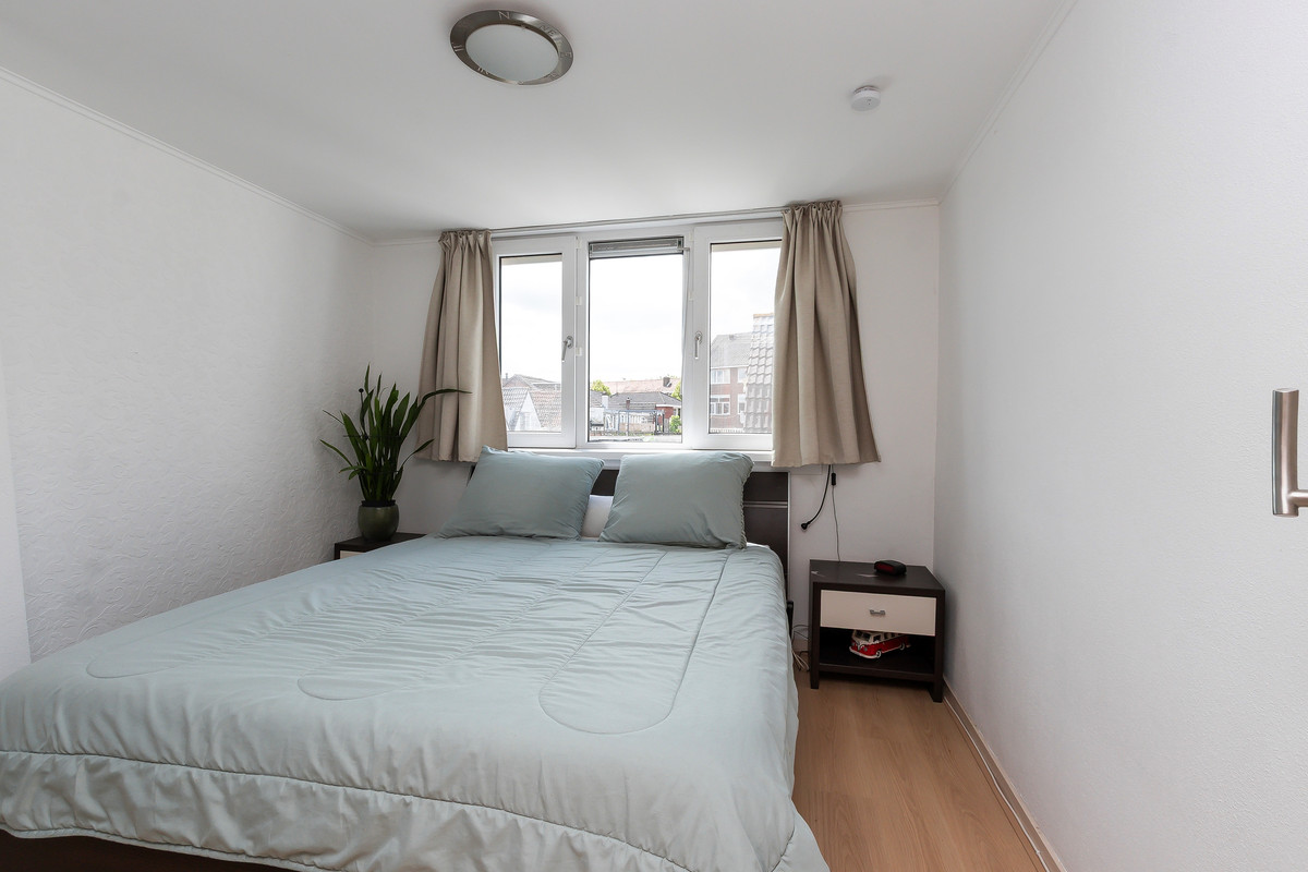 Tussenwoning te koop: Lombokstraat 13, Dordrecht