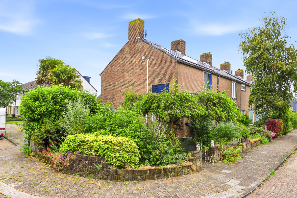 Hoekwoning te koop: Goeman Borgesiusstraat 2, Vlissingen
