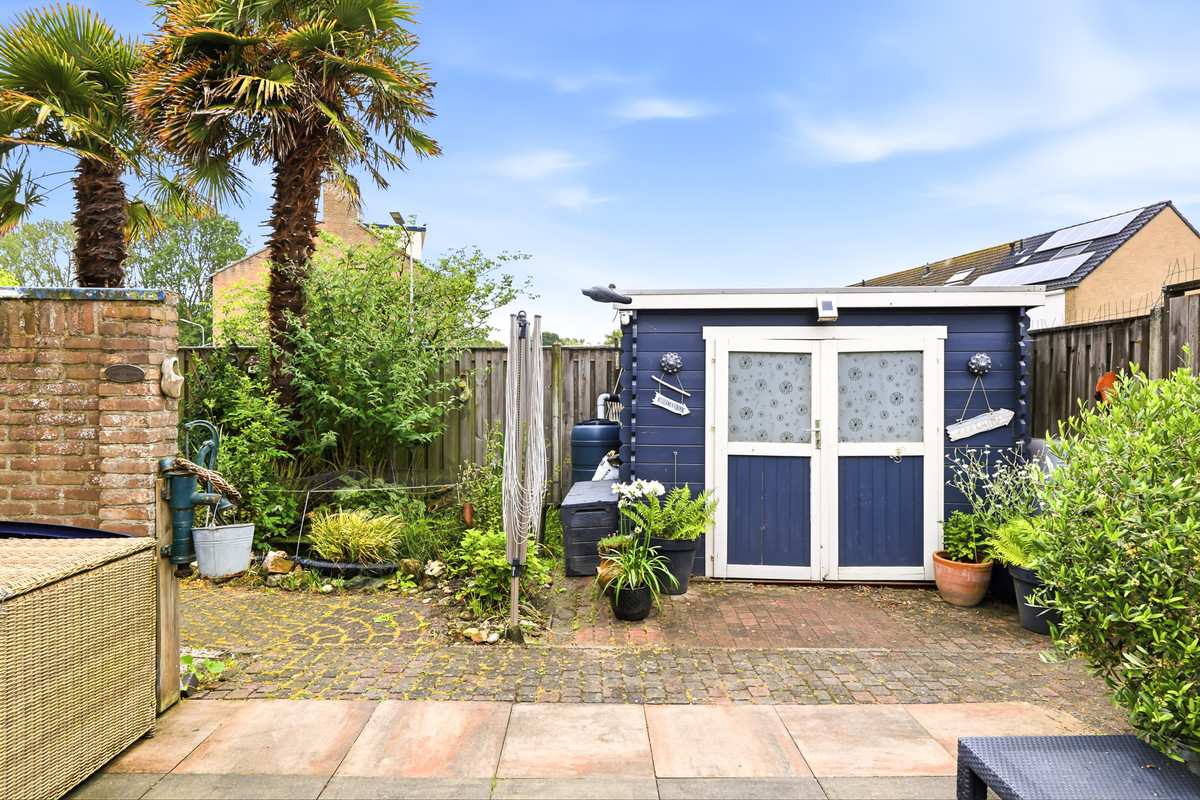 Hoekwoning te koop: Goeman Borgesiusstraat 2, Vlissingen