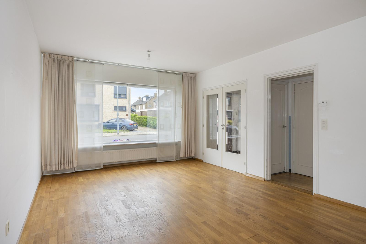 Twee-onder-één-kap te koop: Pastoor Verbeekstraat 17, Sittard