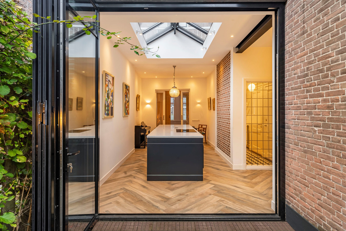 Hoekwoning te koop: Burgemeester Weertsstraat 63, Arnhem