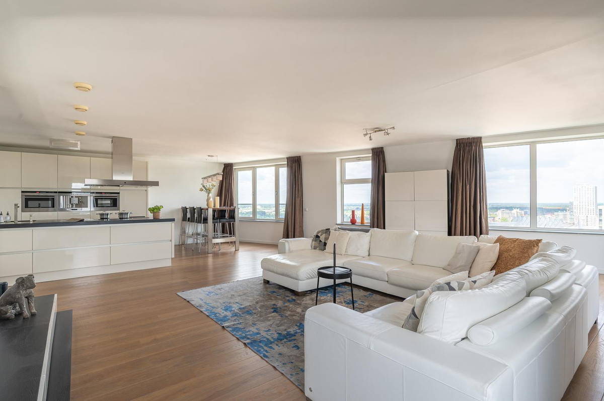 Appartement te koop: Emmasingel 31-217, Eindhoven