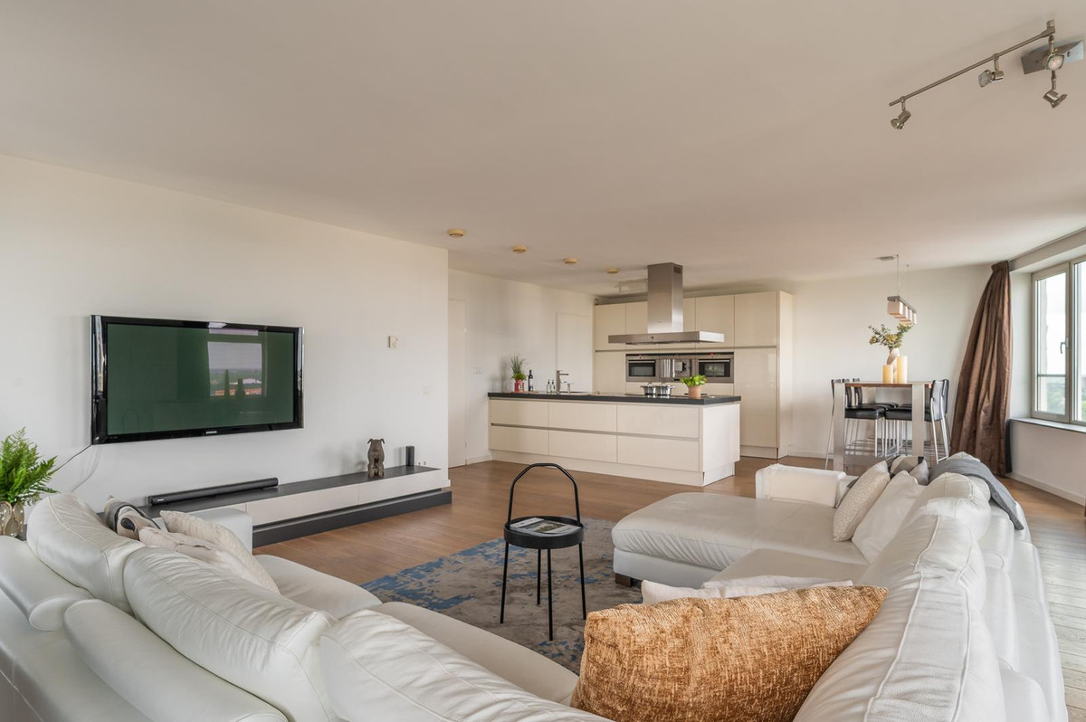 Appartement te koop: Emmasingel 31-217, Eindhoven