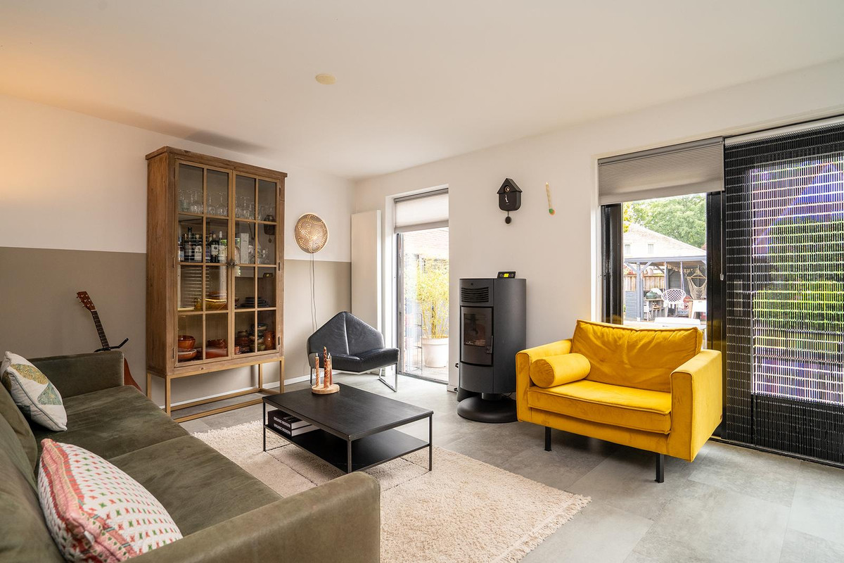 Hoekwoning te koop: Fonteinkruidlaan 33, Enschede
