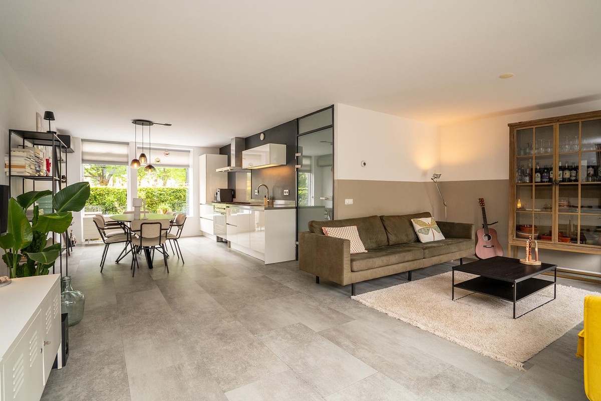 Hoekwoning te koop: Fonteinkruidlaan 33, Enschede