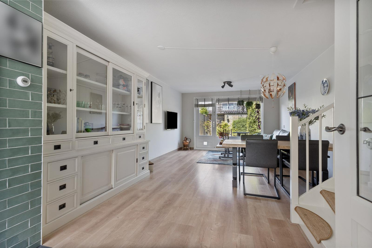 Tussenwoning te koop: Pond Sterlinglaan 52, Amsterdam