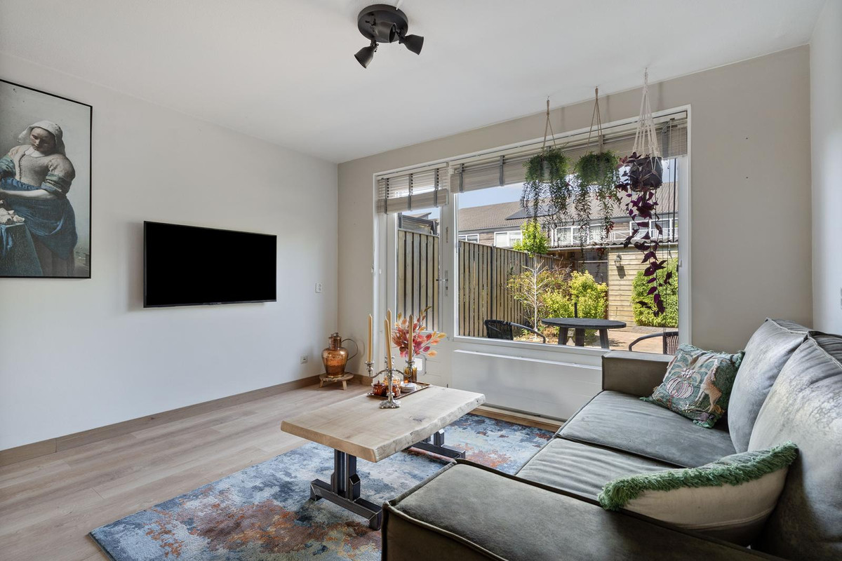 Tussenwoning te koop: Pond Sterlinglaan 52, Amsterdam