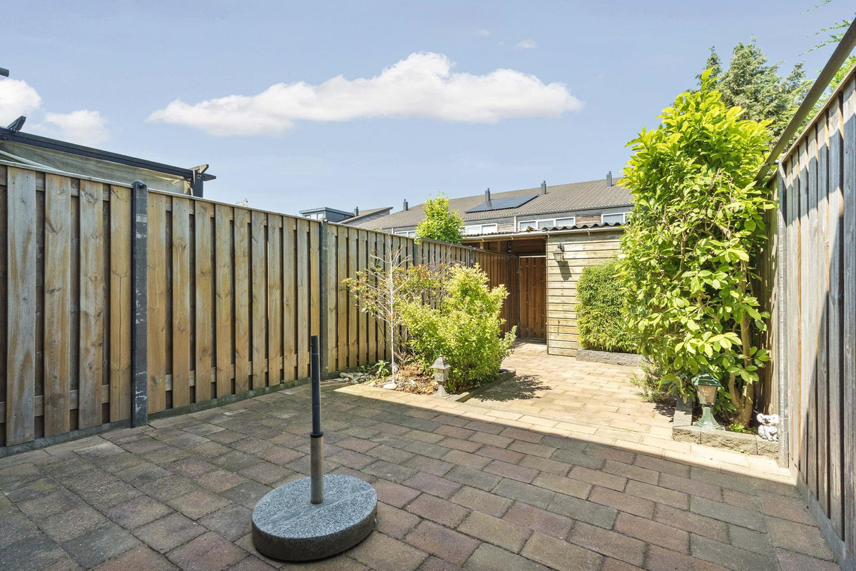 Tussenwoning te koop: Pond Sterlinglaan 52, Amsterdam
