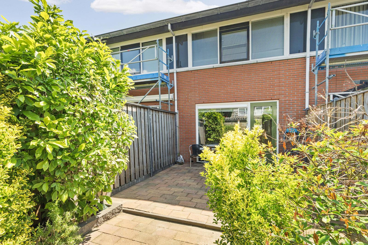 Tussenwoning te koop: Pond Sterlinglaan 52, Amsterdam