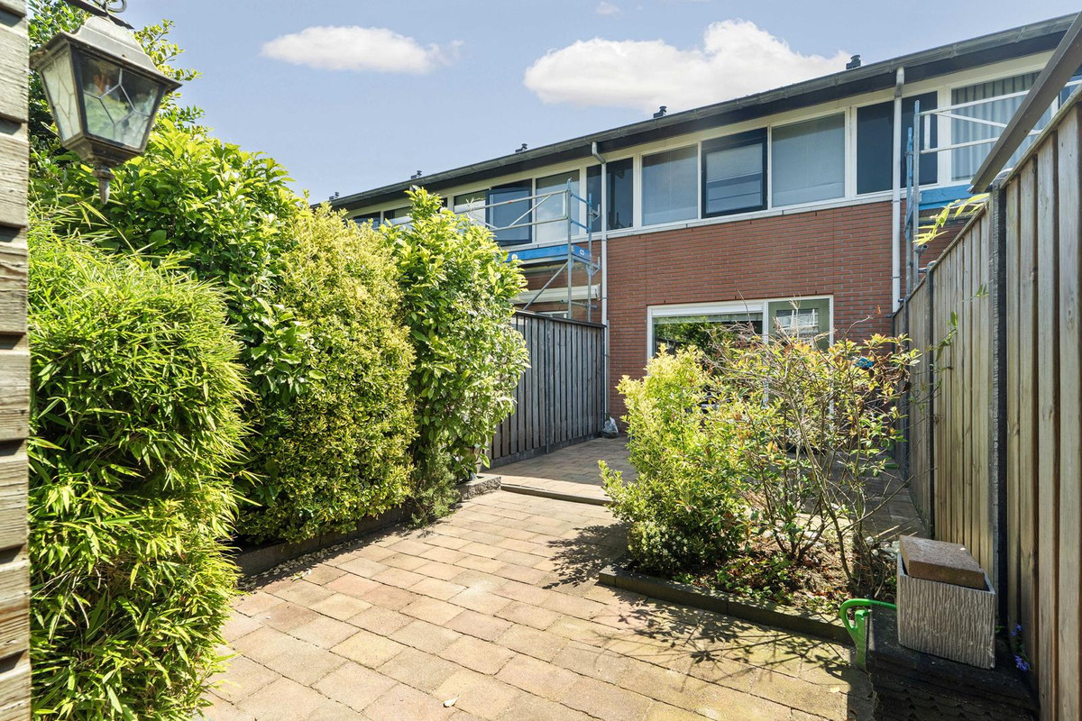 Tussenwoning te koop: Pond Sterlinglaan 52, Amsterdam
