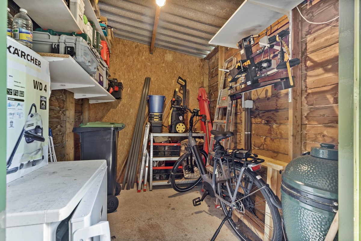 Tussenwoning te koop: Pond Sterlinglaan 52, Amsterdam