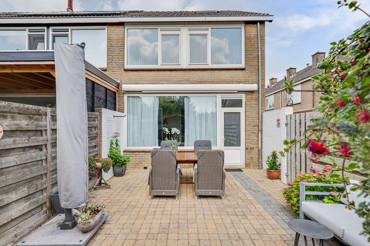 Hoekwoning te koop: Rietgansstraat 31, Strijen