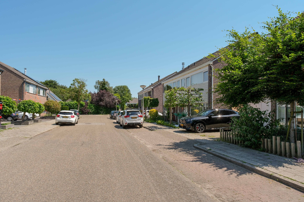 Tussenwoning te koop: Borg Ewsum 39, Almelo