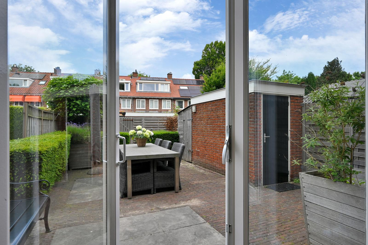 Tussenwoning te koop: Koningin Julianaweg 105, Leidschendam