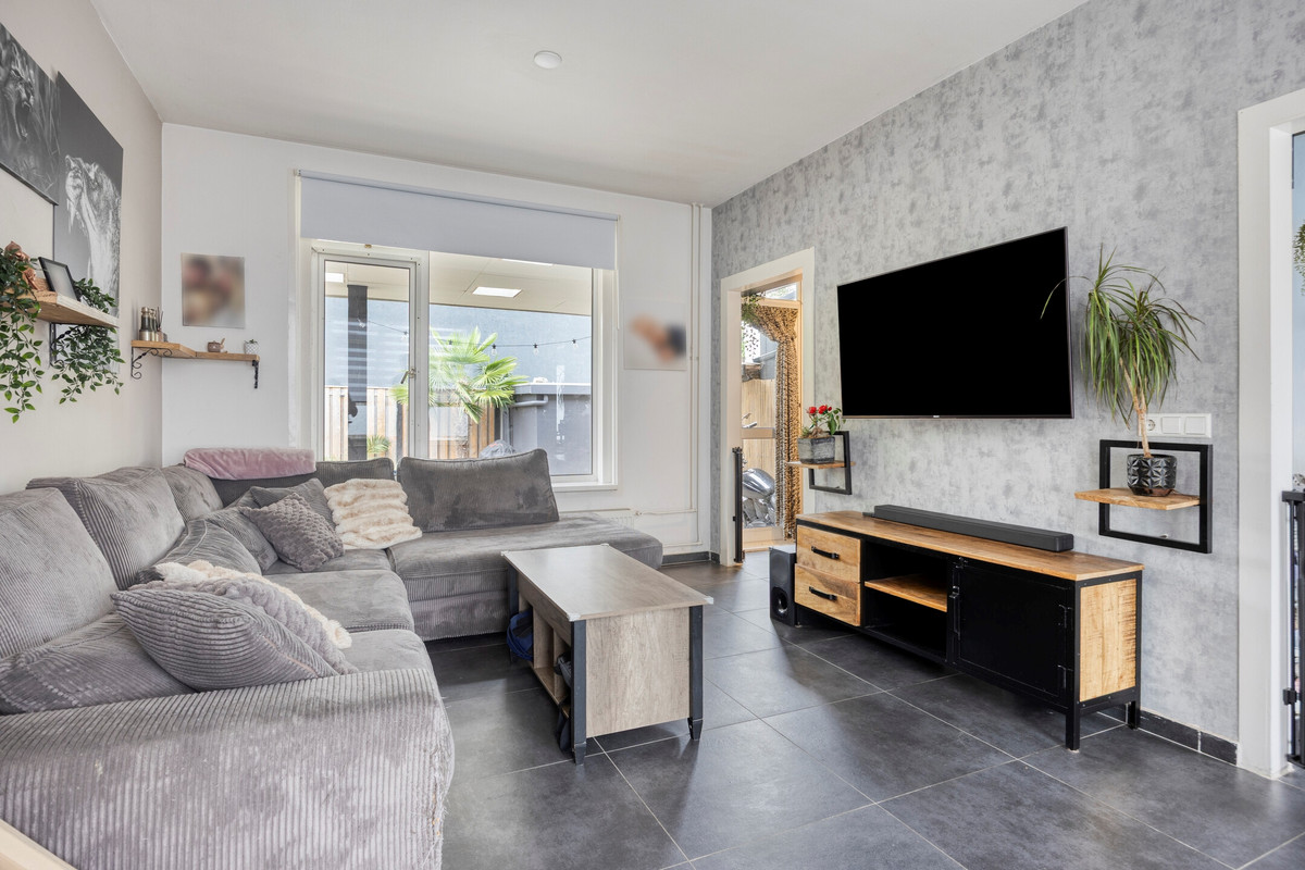 Hoekwoning te koop: Reigerstraat 8, Dordrecht