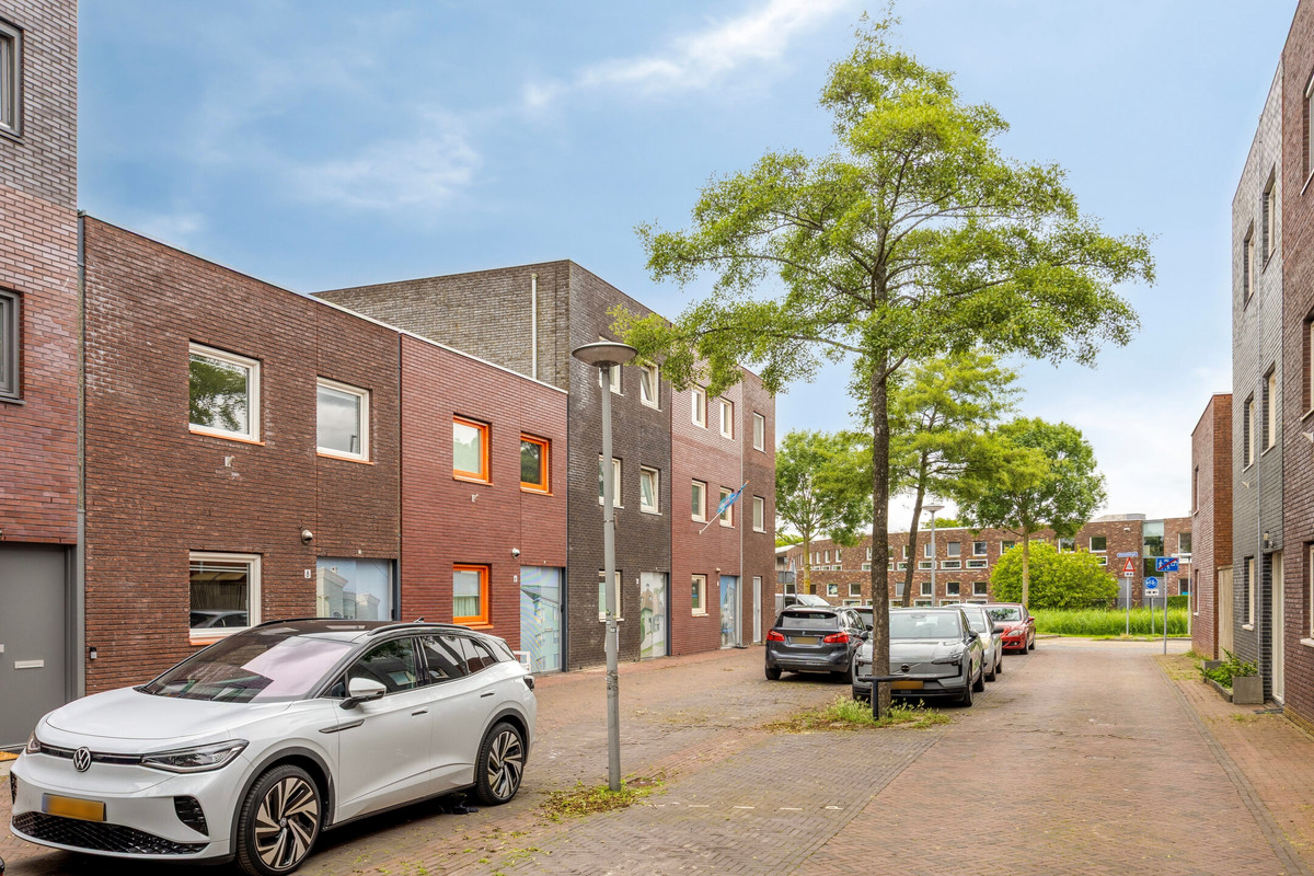 Tussenwoning te koop: Kokhaanhof 8, 'S-Gravenhage