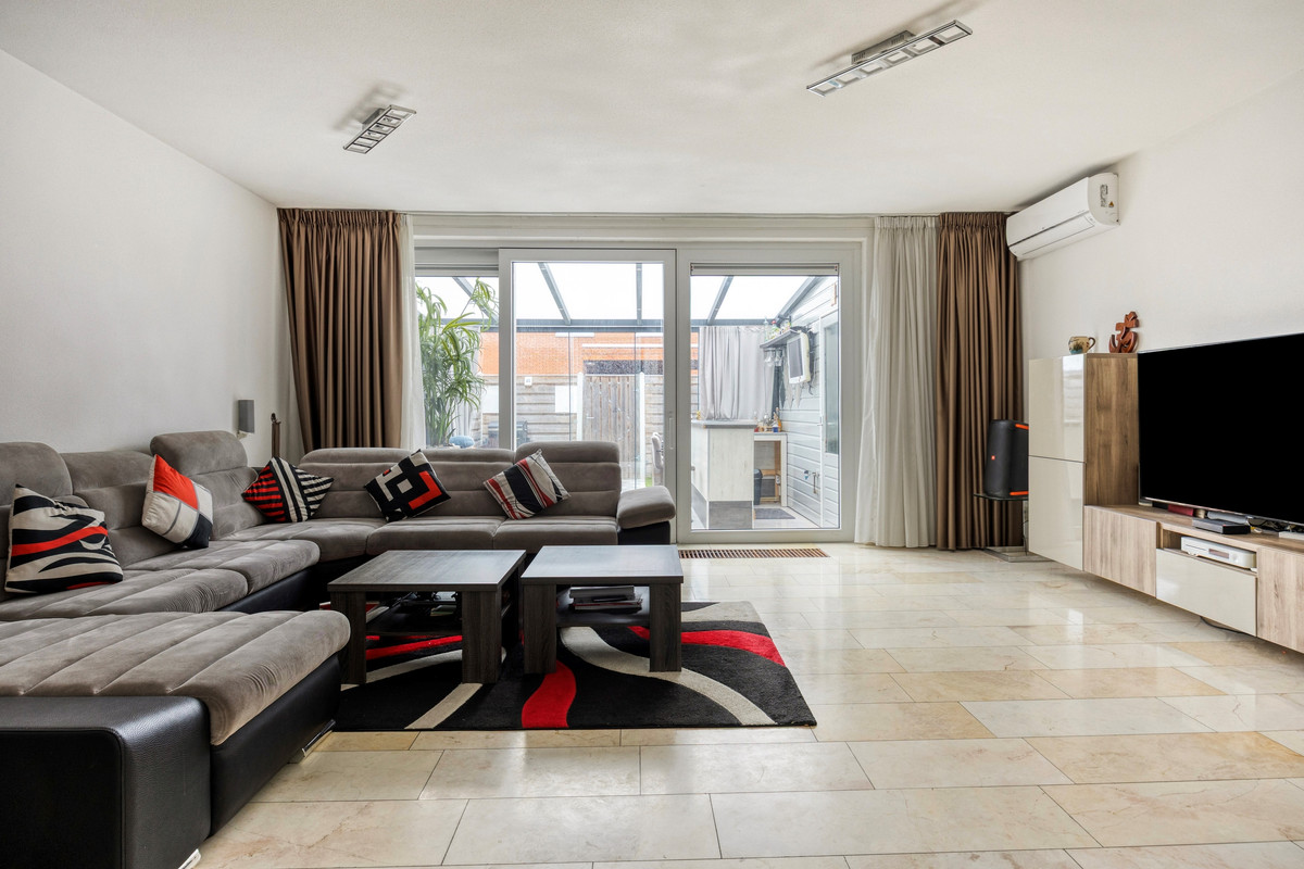 Tussenwoning te koop: Kokhaanhof 8, 'S-Gravenhage