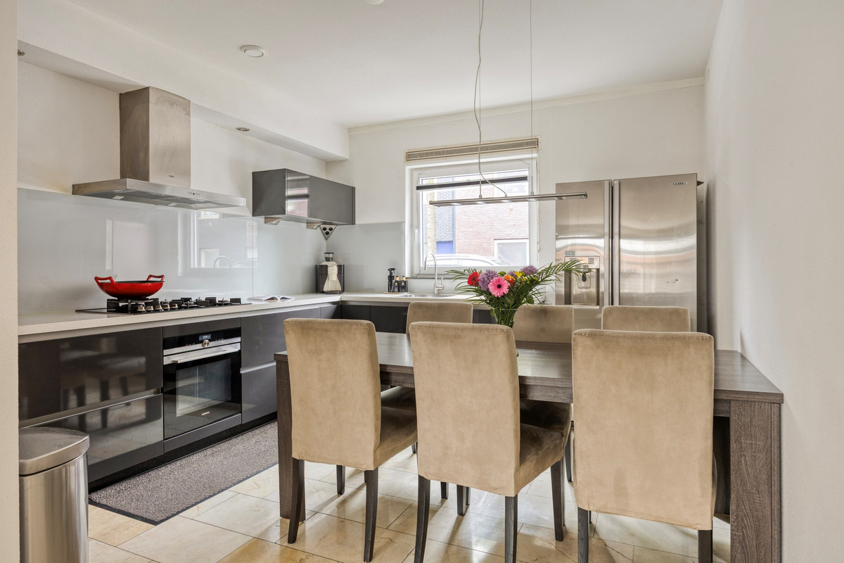Tussenwoning te koop: Kokhaanhof 8, 'S-Gravenhage