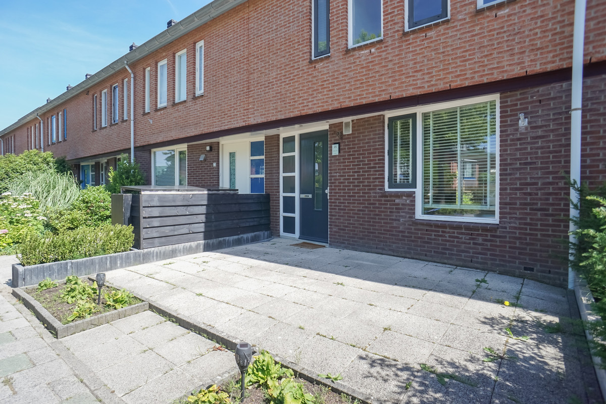 Tussenwoning te koop: Margaret Staalplantsoen 25, Heerhugowaard