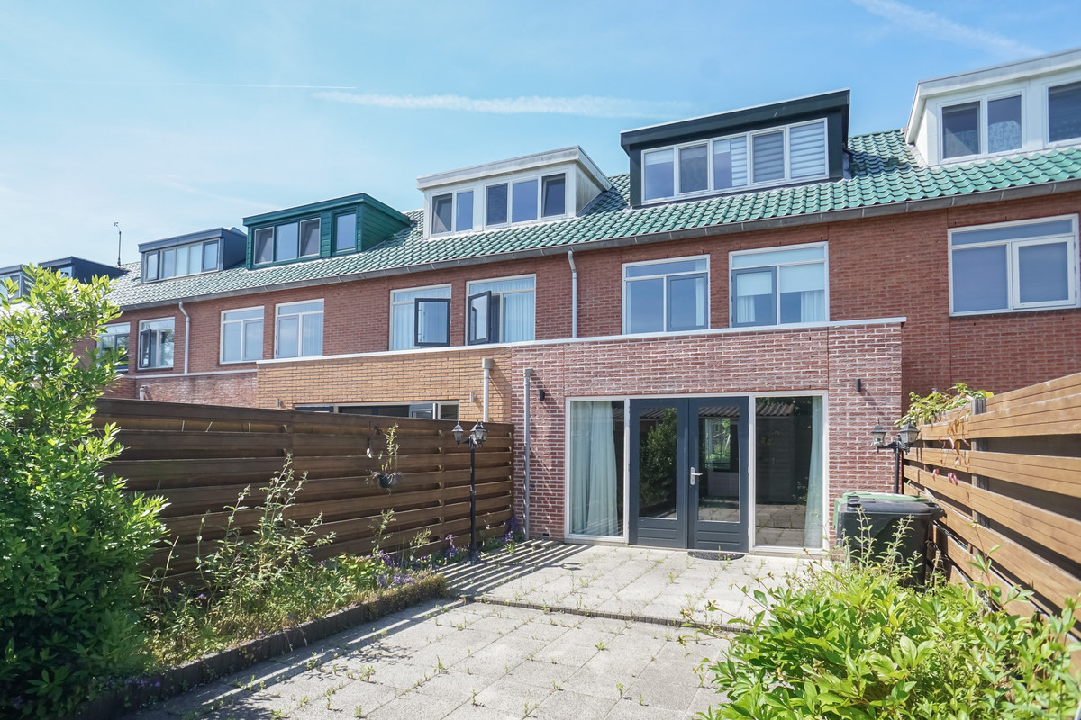 Tussenwoning te koop: Margaret Staalplantsoen 25, Heerhugowaard