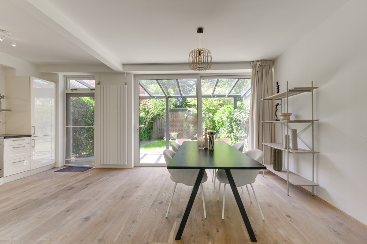 Tussenwoning te koop: Lekstraat 8, Leiden
