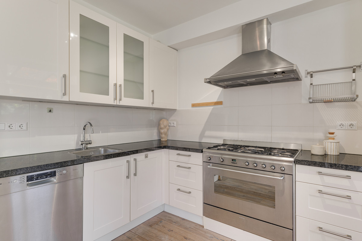 Tussenwoning te koop: Lekstraat 8, Leiden