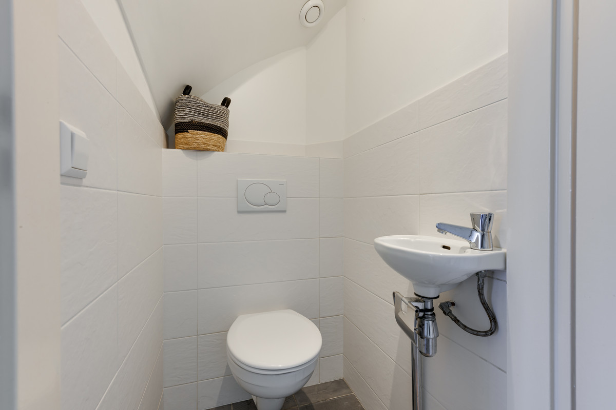 Tussenwoning te koop: Lekstraat 8, Leiden