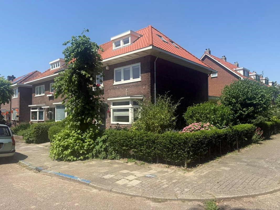 Hoekwoning te huur: Burgemeester van Damstraat 15, Duivendrecht