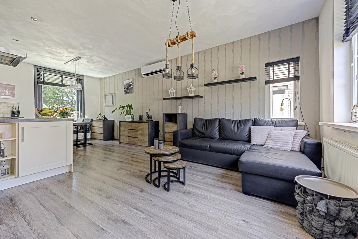 Twee-onder-één-kap te koop: Hordijk 180, Rotterdam