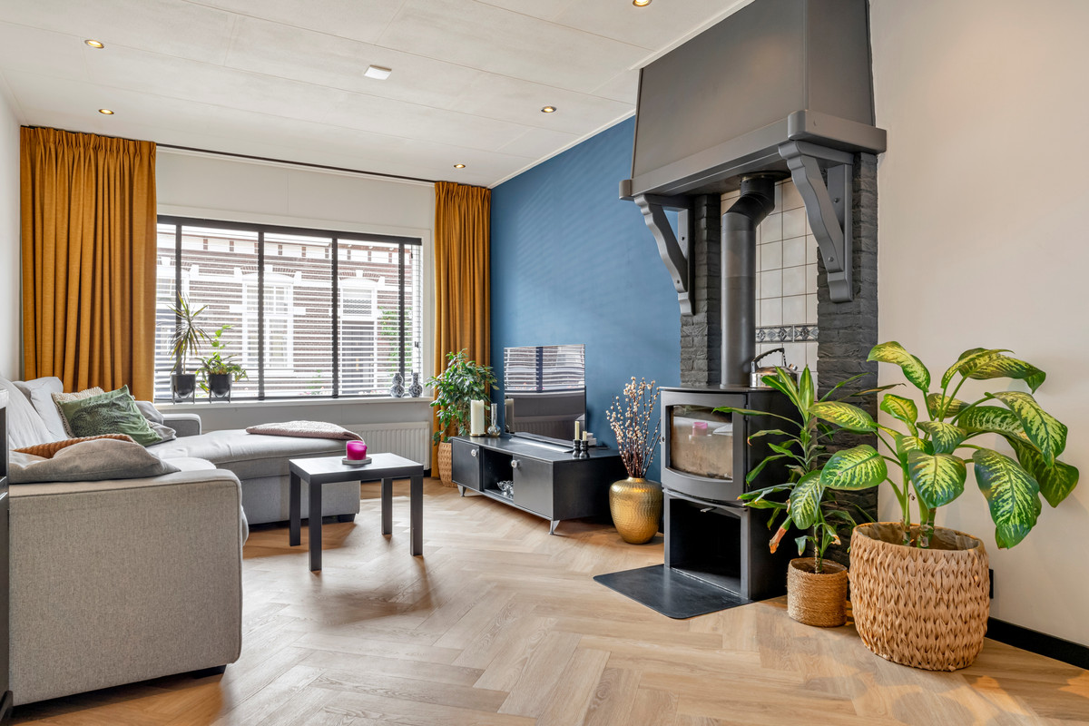 Tussenwoning te koop: Herstalsestraat 11, Tilburg