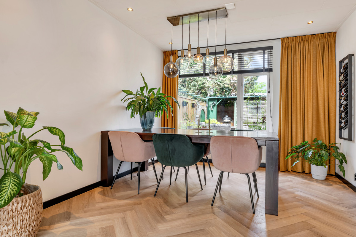 Tussenwoning te koop: Herstalsestraat 11, Tilburg