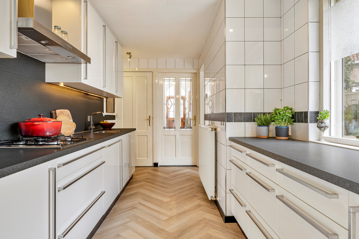 Tussenwoning te koop: Herstalsestraat 11, Tilburg