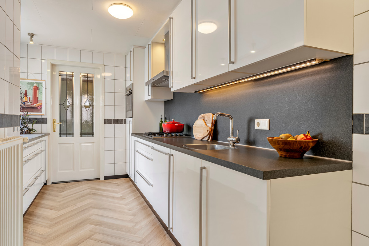 Tussenwoning te koop: Herstalsestraat 11, Tilburg