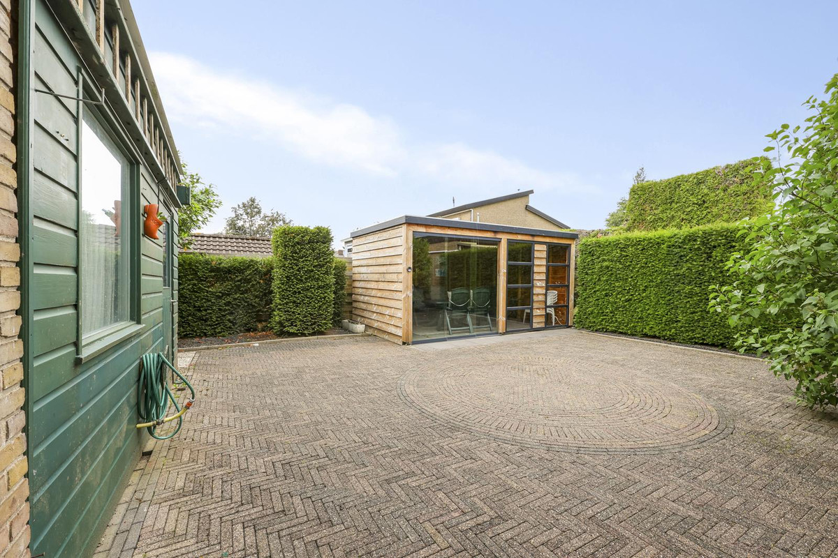 Twee-onder-één-kap te koop: Irenestraat 12, Huissen