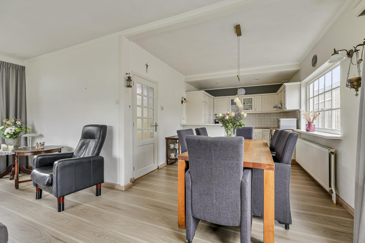 Twee-onder-één-kap te koop: Irenestraat 12, Huissen