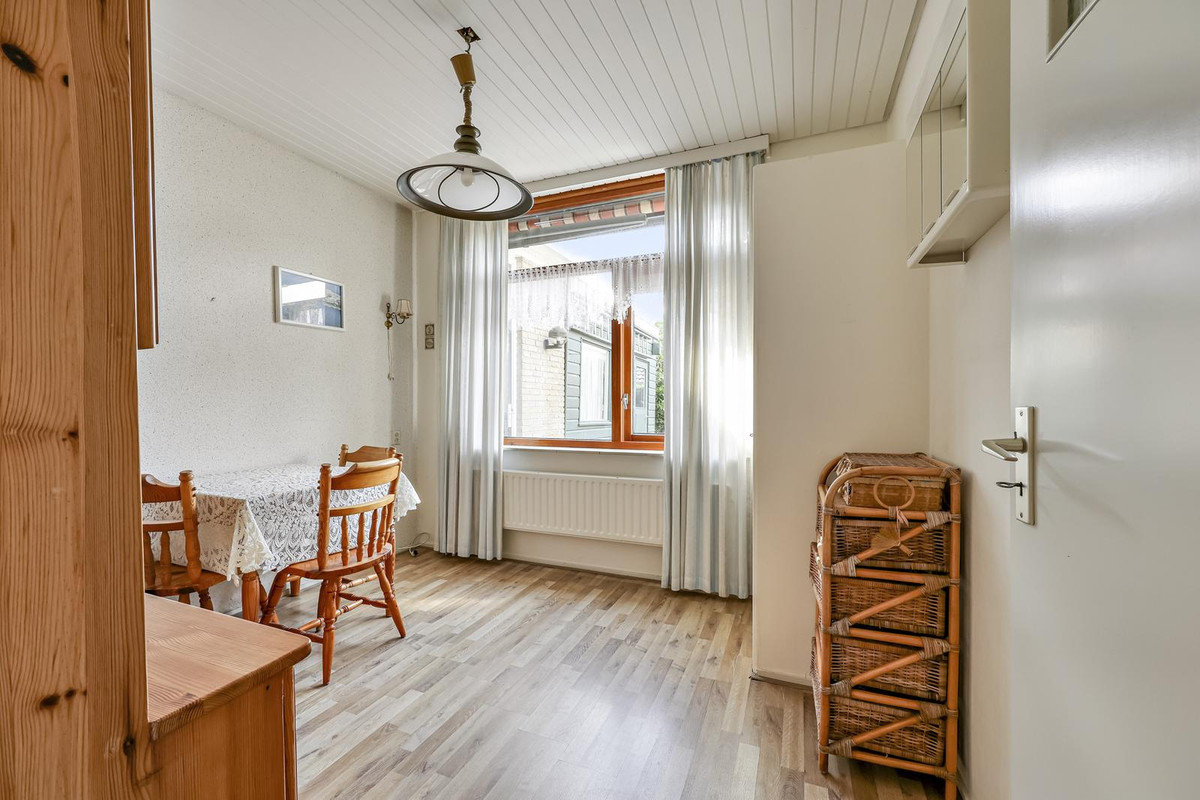 Twee-onder-één-kap te koop: Irenestraat 12, Huissen