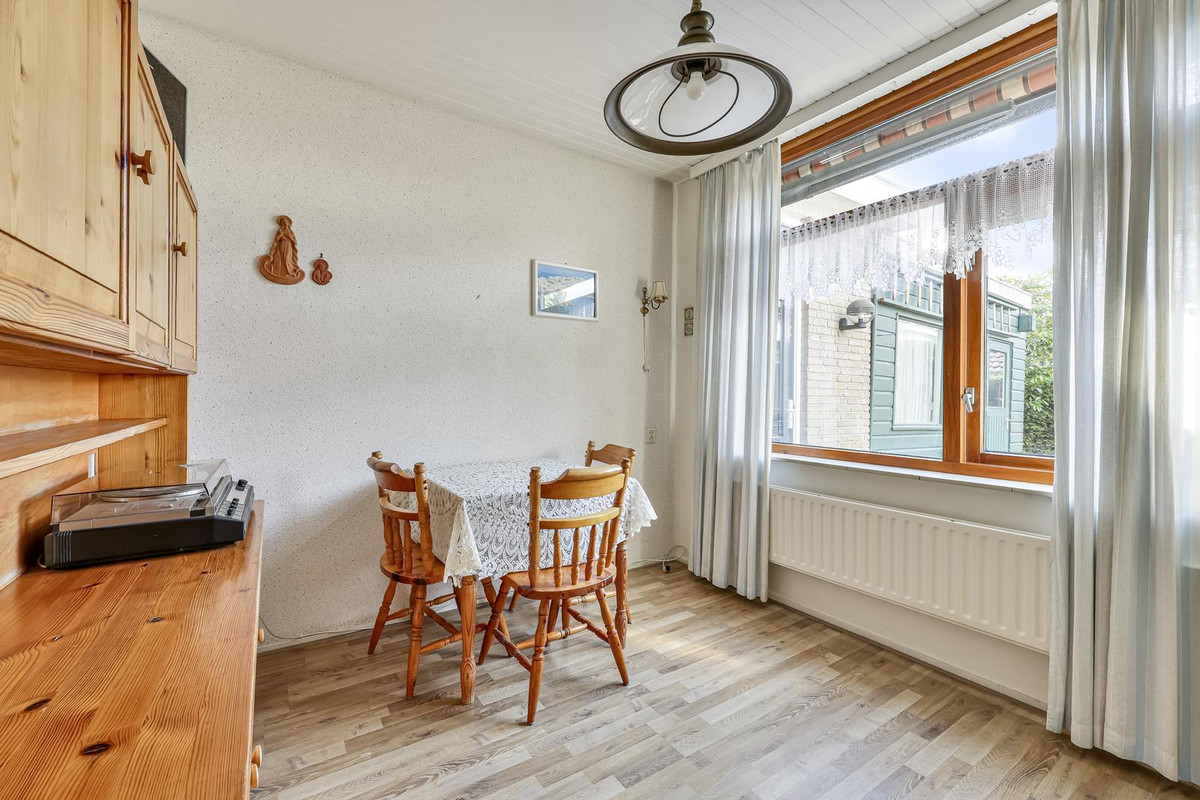 Twee-onder-één-kap te koop: Irenestraat 12, Huissen