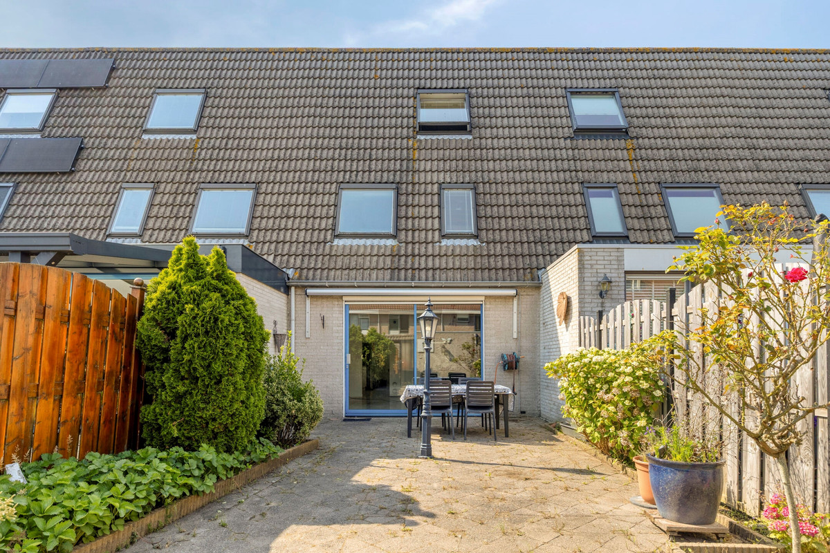 Tussenwoning te koop: Vera Bondamstraat 20, Leiden