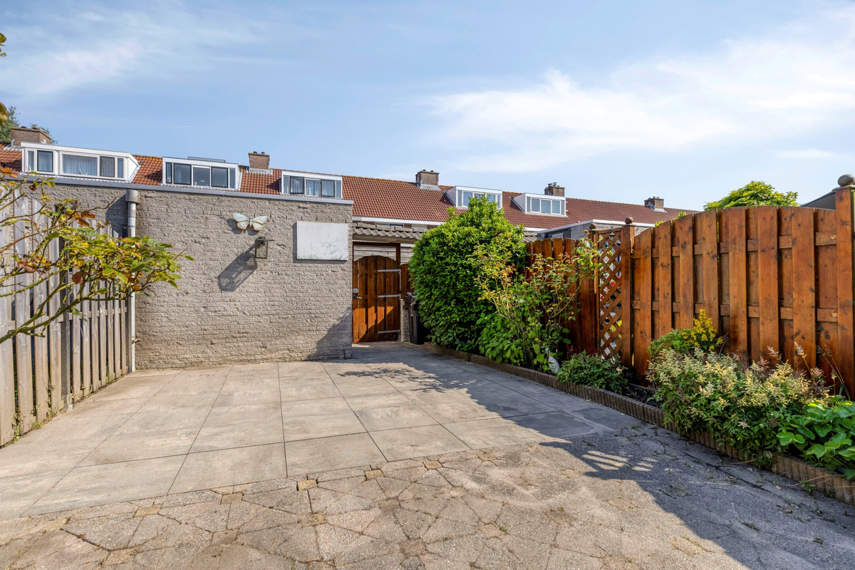 Tussenwoning te koop: Vera Bondamstraat 20, Leiden