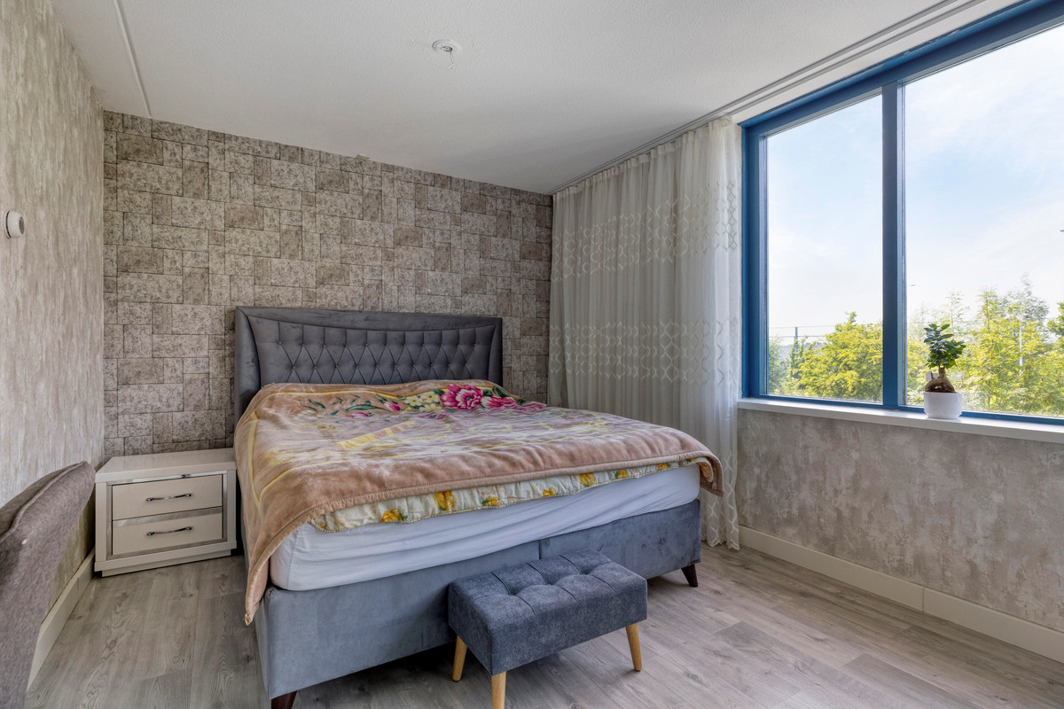 Tussenwoning te koop: Vera Bondamstraat 20, Leiden