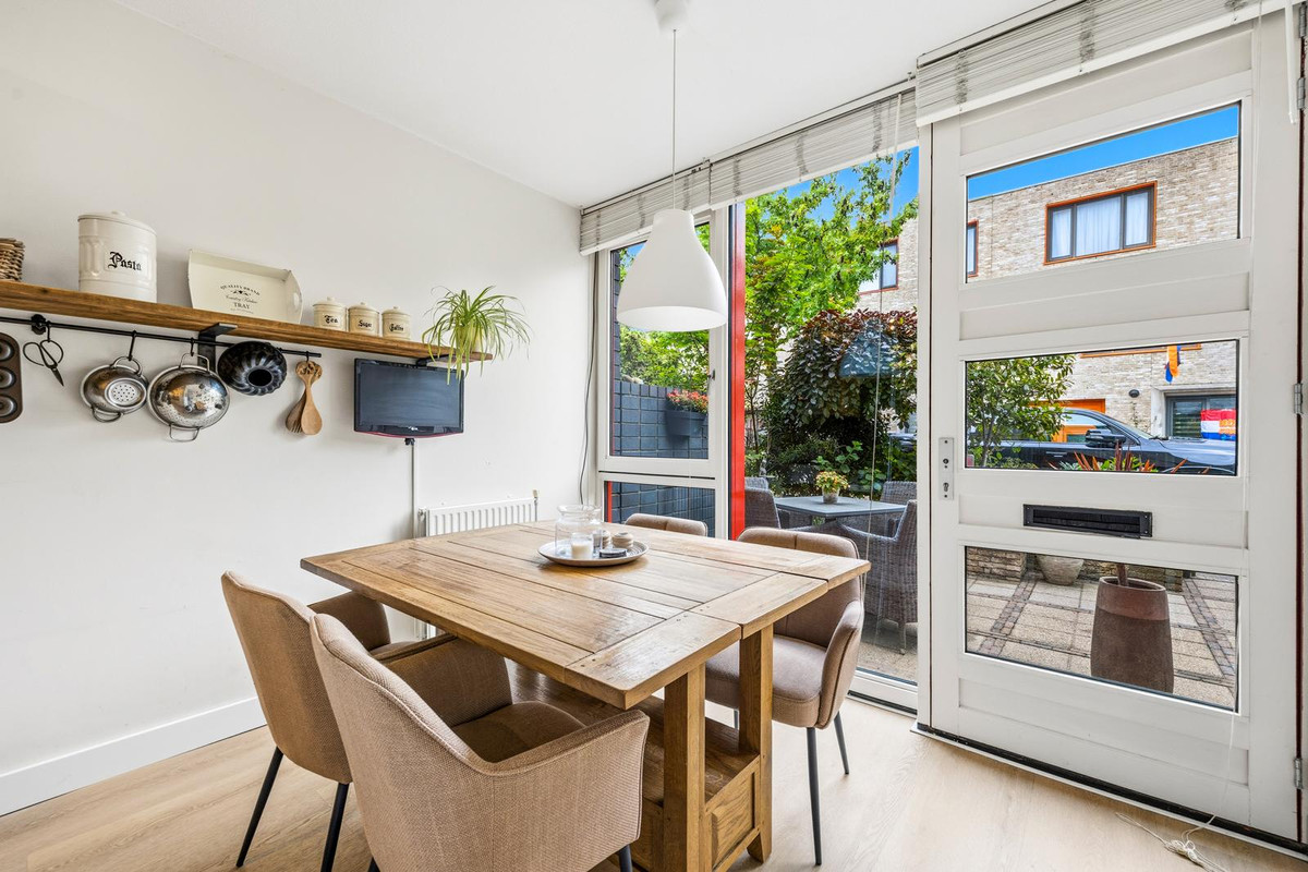 Tussenwoning te koop: Raaltestraat 12, 'S-Gravenhage