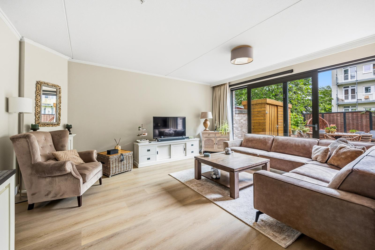 Tussenwoning te koop: Raaltestraat 12, 'S-Gravenhage