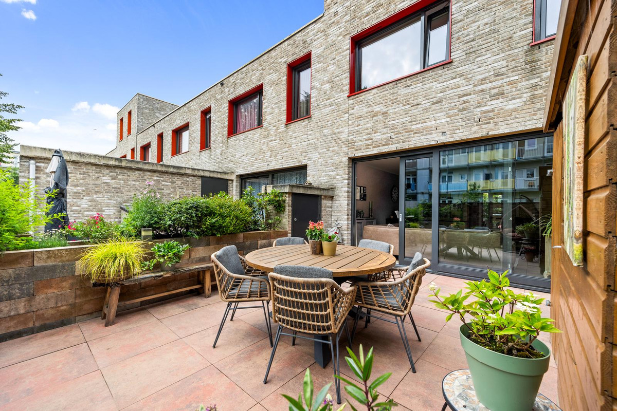 Tussenwoning te koop: Raaltestraat 12, 'S-Gravenhage