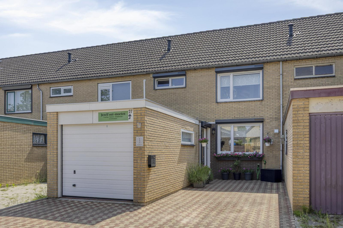 Tussenwoning te koop: Sloelaan 27, Terneuzen