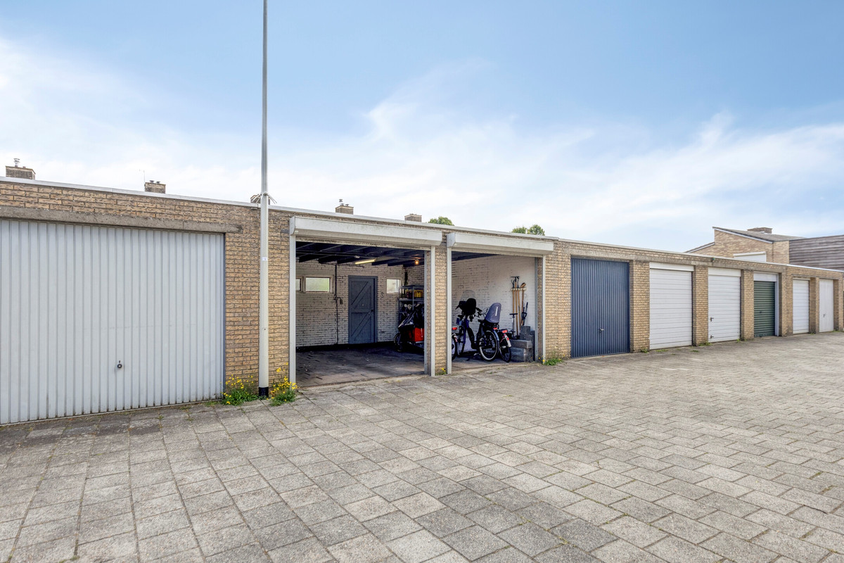 Tussenwoning te koop: Weberlaan 7, Bergen Op Zoom