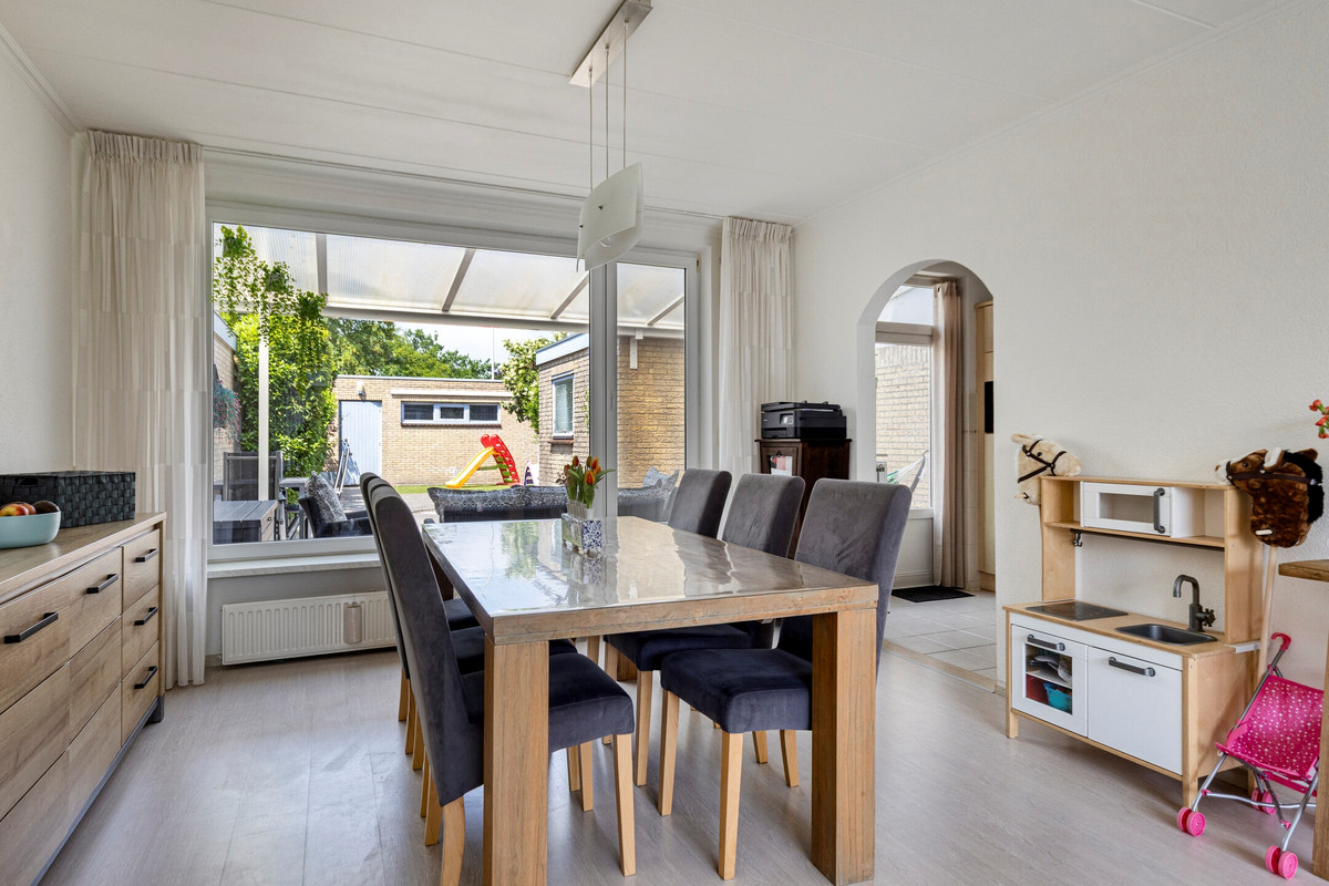 Tussenwoning te koop: Weberlaan 7, Bergen Op Zoom